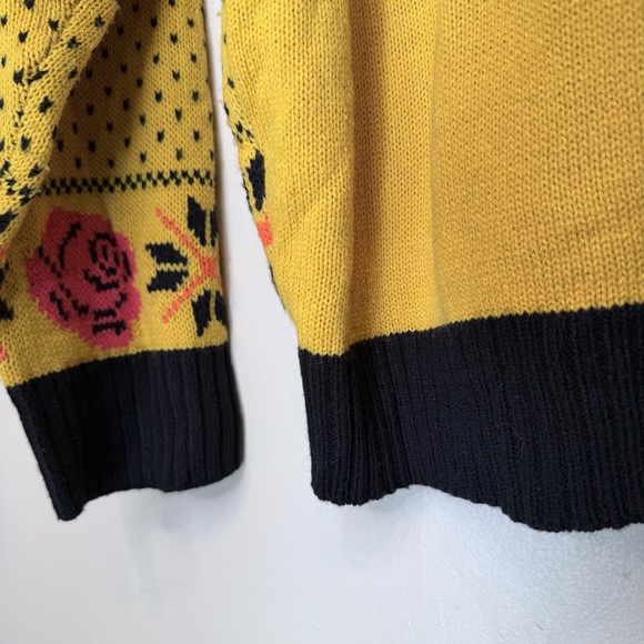 Bravado | Guns N' Roses Unisex Crewneck Ugly Christmas Sweater - Picture 8 of 10